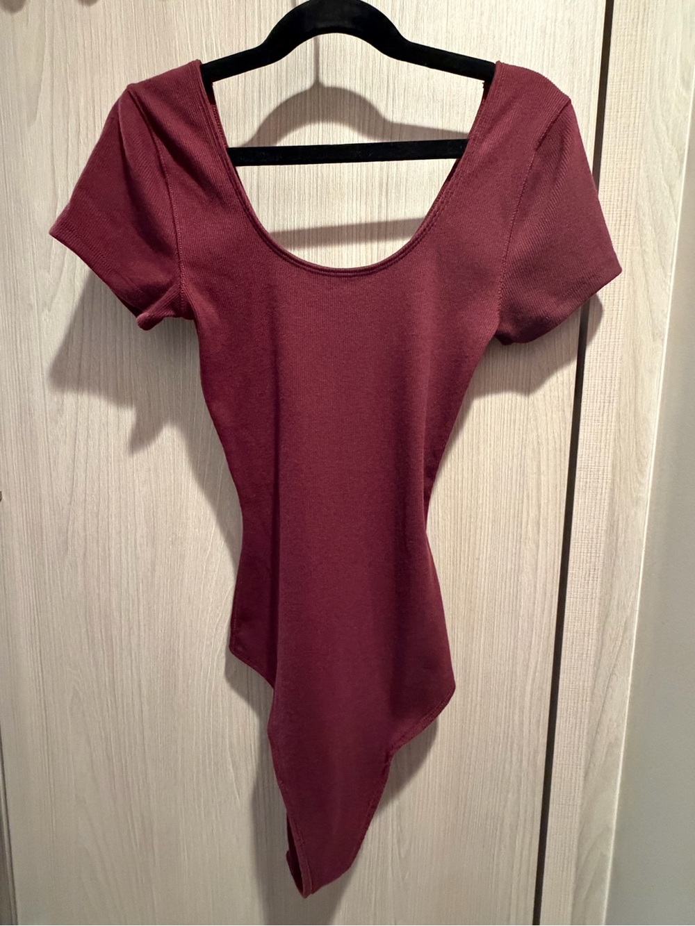Brand New Abercrombie & Fitch Scoop Neck Burgundy Short Sleeve Bodysuit